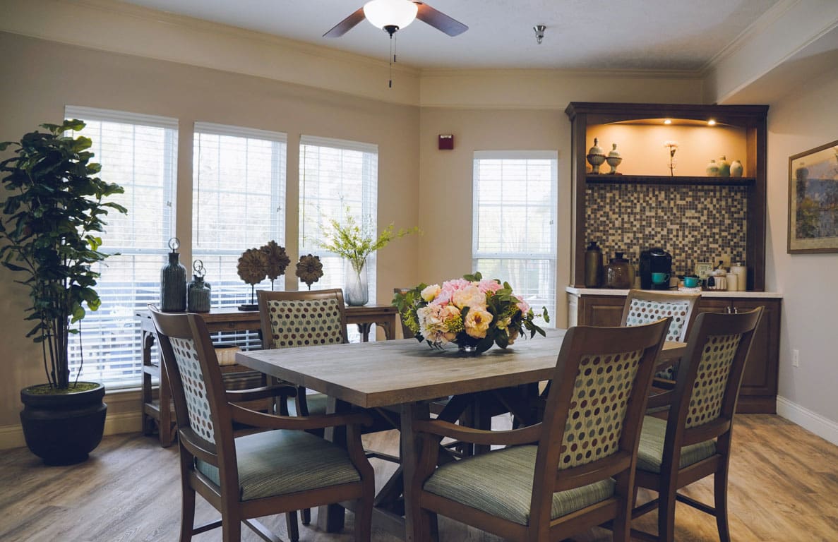 Dining area at Charter Senior Living of Cookeville